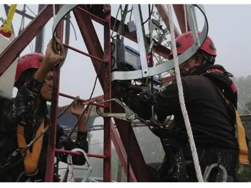 Riggers working at height